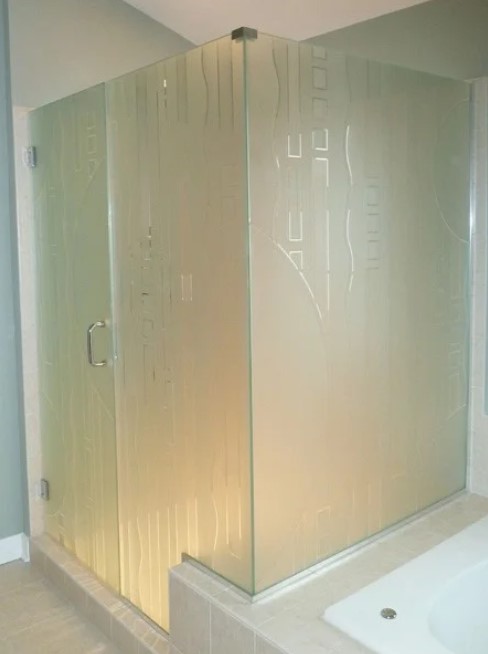 Shower Doors Dubai – 10 mm Frameless & Sliding Tempered Glass Shower Enclosures, Curved, Etched, Sandblasted & Decorative Bathroom Shower Doors by INFOCUS Glass & Aluminium Works, UAE